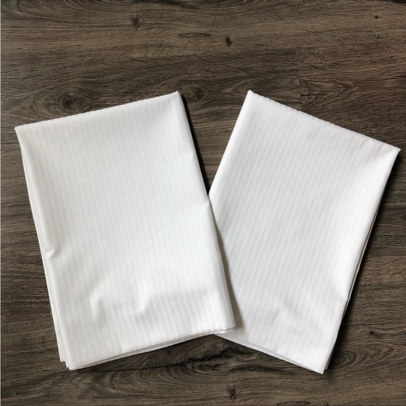 New set of 2 King size Pillow Shams. - Picture 2 of 7